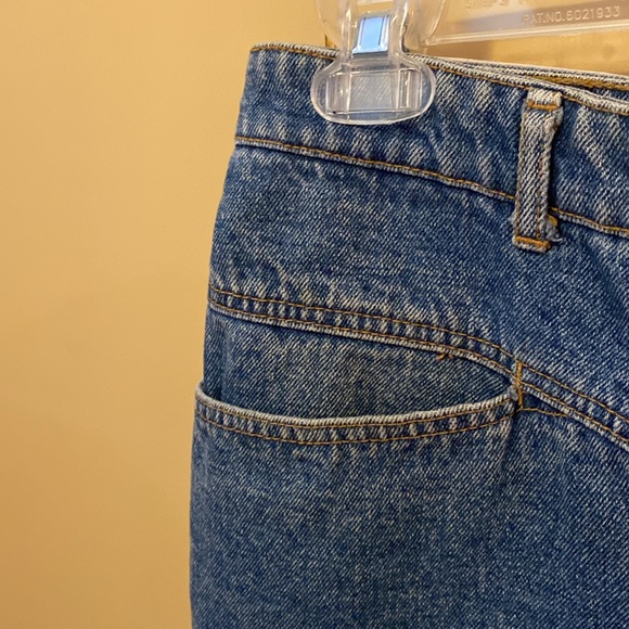 Vintage stone washed denim a-line skirt by Marithe Francois Girbault. - Picture 4 of 10